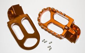 JR hliníkové stúpačky L13A501O, KTM SX/EXC 1998-2014, oranžové