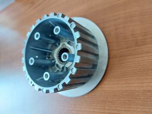 Orig. diel YAMAHA, Vnútorný spojkový kôš/Boss clutch (3HE-16371-00)